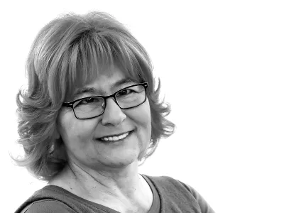 Mojca Marot- Redakcija Dnevnik 2024 - portreti za komentarje in kolumne - kolumnisti - komentatorji &ndash; novinarji - portret //FOTO: Luka Cjuha