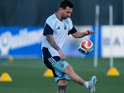 Argentina's Lionel Messi practices for the World Cup soccer tournament Monday, June 15, 2026, in Kansas City, Kan. (AP Photo/Charlie Riedel)