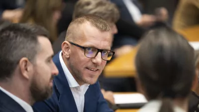 stranka ResnicaBoris Mijić15.06.2026 Državni zbor - parlament - Izredna seja DZ, na kateri bodo odločali o spremembah zakona o lokalnih volitvah ter obravnavali mandatno-volilne zadeve, v okviru katerih bi DZ potrdil mandata nadomestnima poslankamafoto: Nik Erik Neubauer