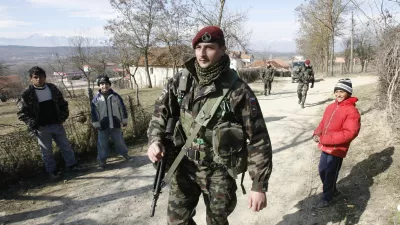 - KOSOVO 2008 - Peč/Klina - slovenska misija TF Sokol (KFOR), Slovenska vojska, vojaki SV, - 17. februar razglasitev neodvisnosti - osamosvojitev - odcepitev od Srbije - Kosovska skupščina razglasila neodvisnost Kosova -//FOTO: Tomaž SkaleOPOMBA: ZA OBJAVO V ČASOPISU DNEVNIK