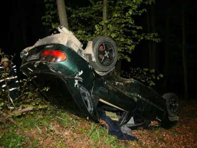 trčenje policista v drevo