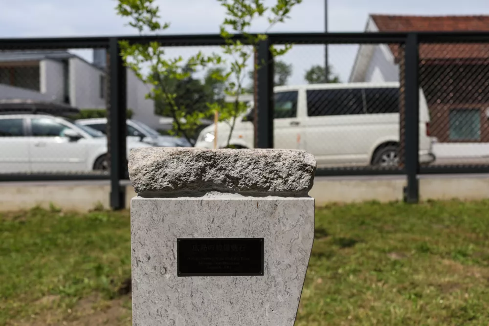 17.06.2026. Kamen miru. Botanični vrt. Foto: Bojan Velikonja