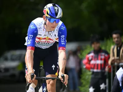 Laurence Pithie, Red Bull, Dirka po Sloveniji