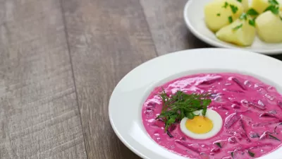 saltibarscai, cold beet soup with kefir, lithuanian borscht / Foto: Bonchan