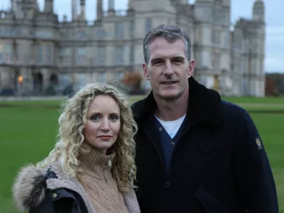 Dan Snow and Suzannah Lipscomb at Burghley House, the main residence of Sir William Cecil. (Hit Networks Limited and Little Dot Studios/Ashley Morris) / Foto: Ashley Morris