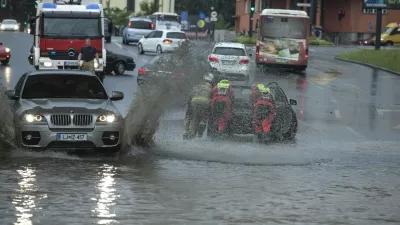27.6.2015 neurje v Ljubljani, poplavljen podvoz Celov&scaron;ka cesta  ///FOTO: Luka Cjuha...