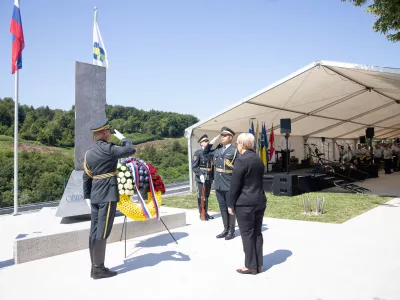 Trebnje, Spominski park na Medvedjeku.Slovesnost ob 35. obletnici samostojnosti Republike Slovenije v prenovljenem spominskem parku na Medvedjeku.