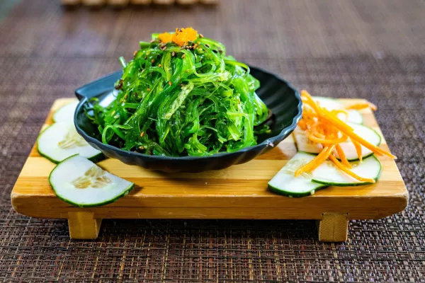 Wakame salad plate, crab, tuna, Japanese food