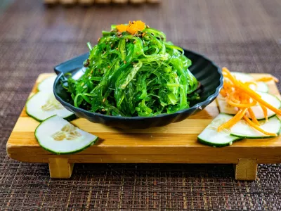 Wakame salad plate, crab, tuna, Japanese food