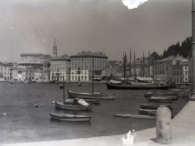 Razstava Gremo na morje / Foto: Zbirka Mestnega Muzeja Ljubljana