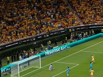 Colombia's Daniel Munoz (2) celebrates after scoring his side's opening goal during the World Cup Group K soccer match between Colombia and Congo in Zapopan, near Guadalajara, Mexico, Tuesday, June 23, 2026. (AP Photo/Silvia Izquierdo)