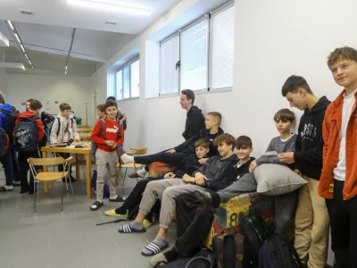 19.12.2025 - Osnovna &scaron;ola Prule na začasni lokaciji v BTC - učenci, pouk, osnovno&scaron;olciFoto Luka Cjuha