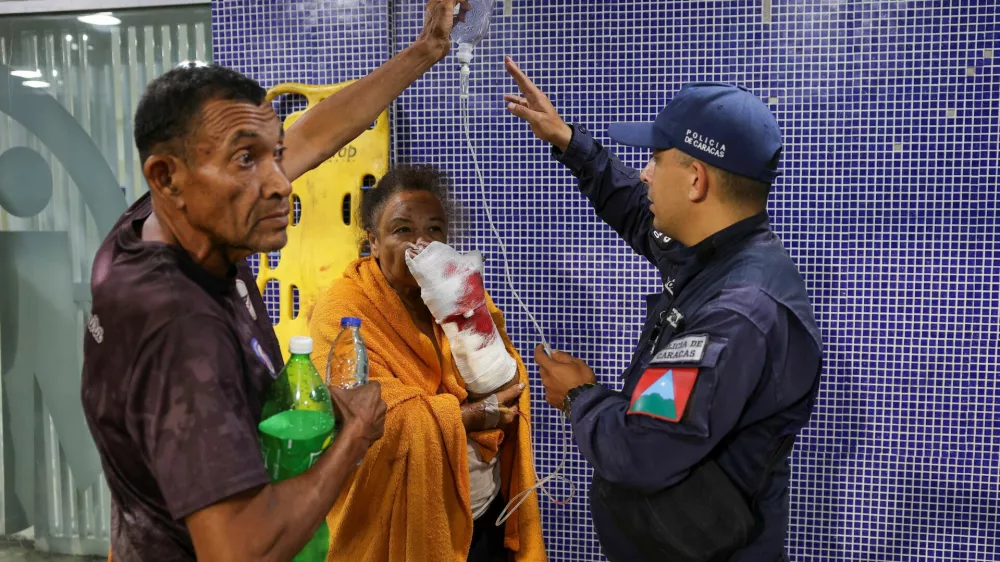 An injured person receives treatment at Perez Carreno hospital, after earthquakes hit the country, in Caracas, Venezuela, June 25, 2026. REUTERS/Gaby Oraa