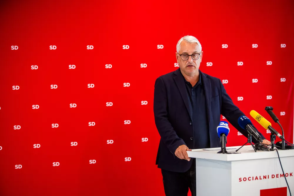 Ljubljana, Centrala SD.Novinarska konferenca SD v zvezi s povabilom k sodelovanju v partnerstvu za uspesno Slovenijo.Predsednik SD Matjaz Han.