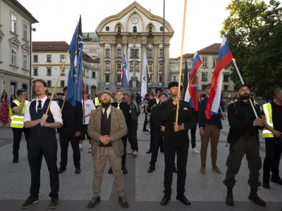 Stranka Straža: Katoli&scaron;ka stranka brez blagoslova Cerkve