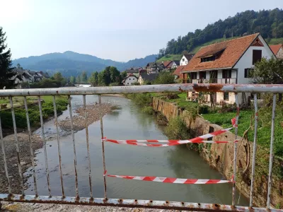 Polovica protipoplavnih ukrepov splavala po vodi