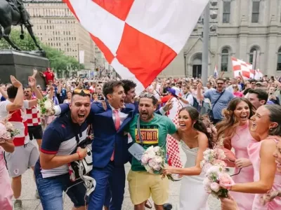 Potem ko sta mladoporočenca Ashton in Zach Smith v Philadelphii po poročnem obredu nepričakovano postala del spontanega slavja hrva&scaron;kih navijačev, ju je Hrva&scaron;ka turistična skupnost povabila na poročno potovanje na Hrva&scaron;ko. Foto: HTS