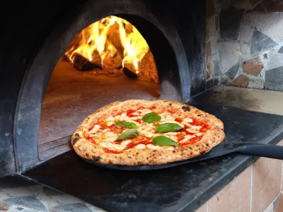 Pica margerita je v resnici sila poceni, zanjo pa plačamo &hellip;