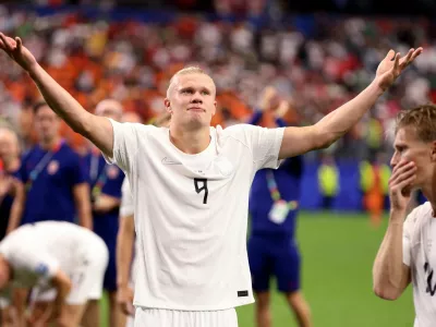 Soccer Football - FIFA World Cup 2026 - Round of 32 - Ivory Coast v Norway - Dallas Stadium, Arlington, Texas, U.S. - June 30, 2026 Norway's Erling Haaland and Martin Odegaard celebrate after the match as Norway qualify for the round of 16 stage of the World Cup IMAGN IMAGES via Reuters/Tim Heitman