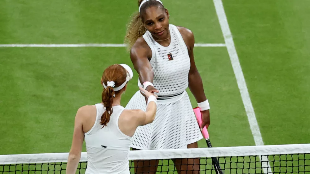 Tennis - Wimbledon - All England Lawn Tennis and Croquet Club, London, Britain - June 30, 2026 Australia's Maya Joint shakes hands with Serena Williams of the U.S. after winning her first round match REUTERS/Toby Melville   TPX IMAGES OF THE DAY