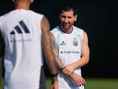 Argentina's Lionel Messi trains for the World Cup soccer tournament Monday, June 29, 2026, in Kansas City, Kan. (AP Photo/Charlie Riedel)