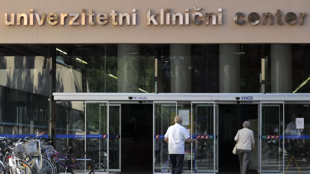 stavba Univezitetni klinični center (UKC), starej&scaron;i, upokojenci   //FOTO: Tomaž Zajel&scaron;nik