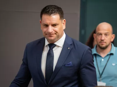 Ljubljana, DZSeja kolegija predsednika DZ o sklicu izredne seje DZ, na kateri bi na zahtevo opozicije znova poskusili z odreditvijo parlamentarnih preiskav o Black Cube in obvodnem financiranju politicnih strank.Predsednik DZ Zoran Stevanovic.