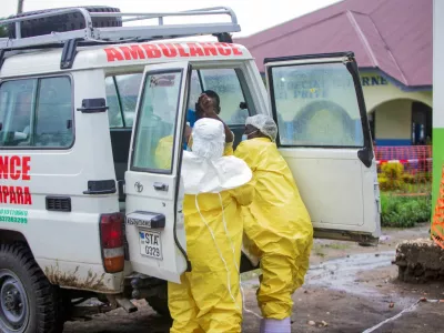FILE PHOTO: Congolese health workers receive a patient at the Rwampara General Hospital as authorities intensify efforts to contain a new Ebola outbreak involving the Bundibugyo strain outbreak in Rwampara outside Bunia, Ituri province, Democratic Republic of Congo, May 21, 2026. REUTERS/Stringer/File Photo