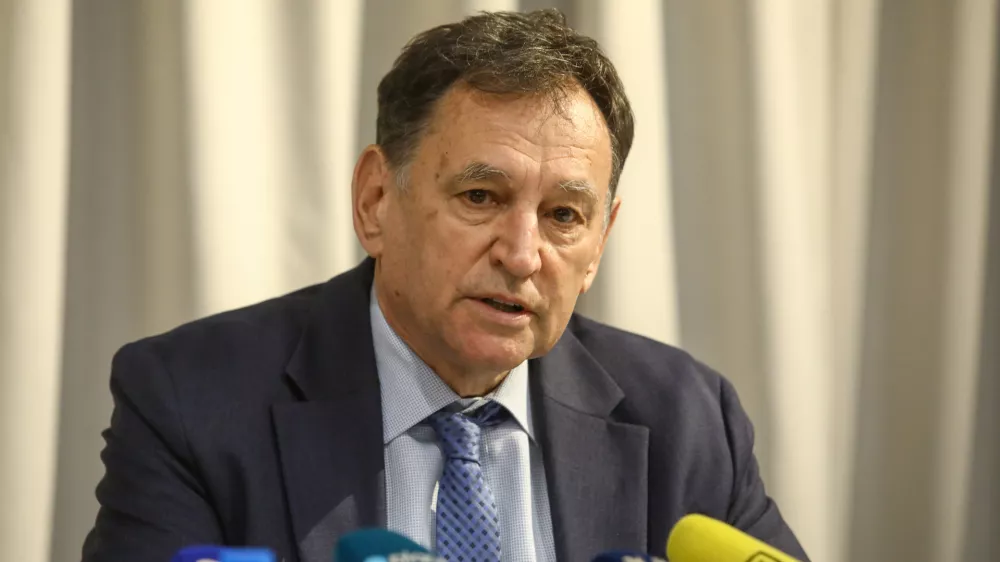 predsednik uprave Darsa Andrej Ribič 15.5.2026 - novinarska konferenca, na kateri bodo ministrica za infrastrukturo, ki opravlja tekoče posle, Alenka Bratu&scaron;ek, minister za notranje zadeve, ki opravlja tekoče posle, Branko Zlobko, namestnik generalnega direktorja Policije Beno Meglič in predsednik uprave Darsa Andrej Ribič predstavili ugotovitve poročila o stanju na delovi&scaron;čih na slovenskih avtocestah in hitrih cestah, s katerimi se je vlada seznanila na četrtkovi redni seji; DarsFoto: Luka Cjuha