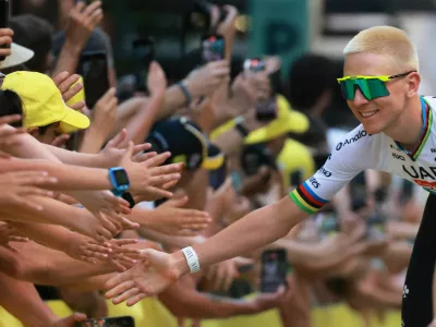 Cycling - Tour de France - Previews - Hospital Sant Pau, Barcelona, Spain - July 2, 2026 UAE Team Emirates XRG's Tadej Pogacar with the spectators during the presentation REUTERS/Stephanie Lecocq   TPX IMAGES OF THE DAY
