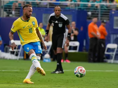 Brazil's Neymar (10) scores a goal from a penalty kick during the World Cup round of 16 soccer match between Brazil and Norway in East Rutherford, N.J., near New York, Sunday, July 5, 2026. (AP Photo/Seth Wenig)