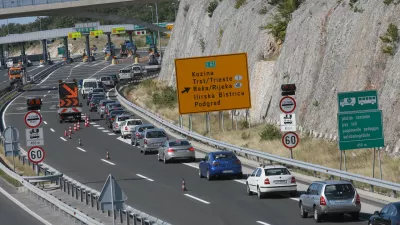 zaradi tehničnik težav zaprt predor Kastelec  - Primorska avtocesta - zaprt promet v obe smeri zaradi napak v krmilno nadzornih sistemih v predorih Dekani in Kastelec -   ///FOTO: Luka Cjuha