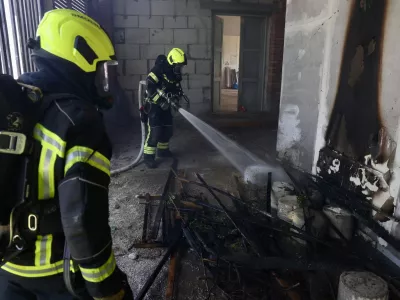 Obsežna gasilska vaja v Ljubljani in okolici. Poteka na 20 lokacijah, vključuje pa simulacije najrazličnej&scaron;ih intervencij, ki bi lahko bile realnost v primeru potresa.