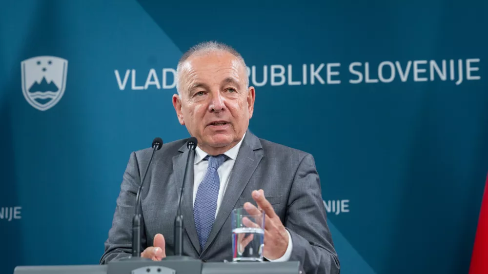 Državne milijarde pod okrilje Nacionalnega demografskega sklada