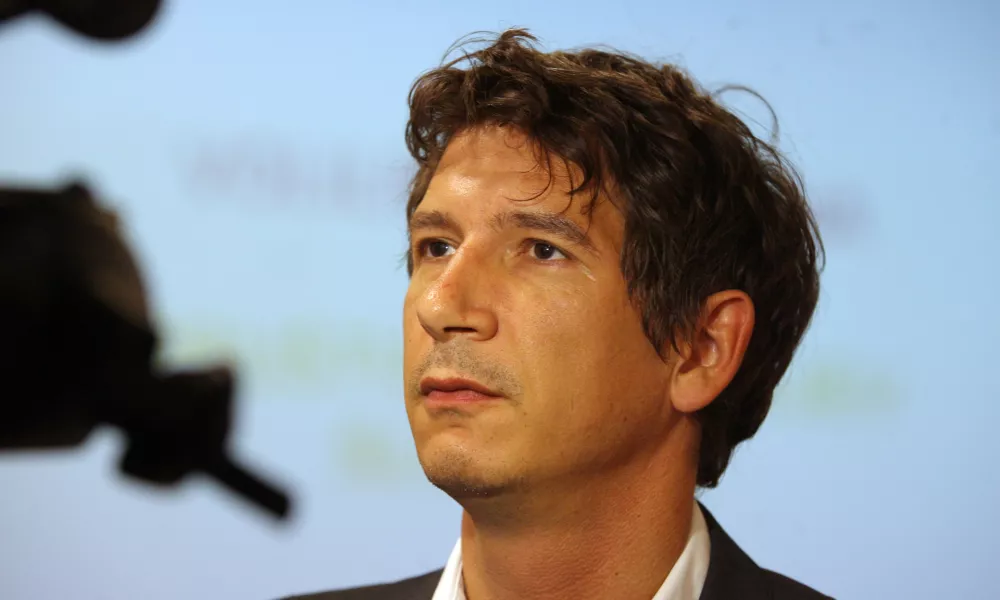 dosedanji predsednik DNS Grega Repovž - Volilna skup&scaron;čina DNS - Dru&scaron;tvo novinarjev Slovenije, na kateri so poleg organov dru&scaron;tva volili tudi novega predsednika.   //FOTO: Luka Cjuha