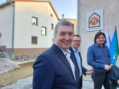Podnanos, Hi&scaron;a Zdravljica, Anton Lavrenčič, župan