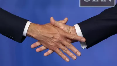 NATO Secretary General Mark Rutte and U.S. President Donald Trump shake hands as Trump arrives ahead of a family photo at a NATO leaders' summit in Ankara, Turkey, July 8, 2026. REUTERS/Stoyan Nenov   TPX IMAGES OF THE DAY / Foto: Stoyan Nenov