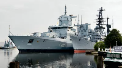 14 August 2025, Lower Saxony, Wilhelmshaven: The frigate "Baden-Württemberg" (l, F 222) lies alongside the former destroyer "Mölders" (D 186), today a museum ship in the Wilhelmshaven Naval Museum. From aboard the frigate "Baden-Württemberg", Commander Frigate Captain Bogislav von Puttkamer was able to welcome his father, former Flotilla Admiral Hubertus von Puttkamer, former commander of the "Mölders". Photo: Hauke-Christian Dittrich/dpa,Image: 1029375137, License: Rights-managed, Restrictions: GERMANY OUT, Model Release: no