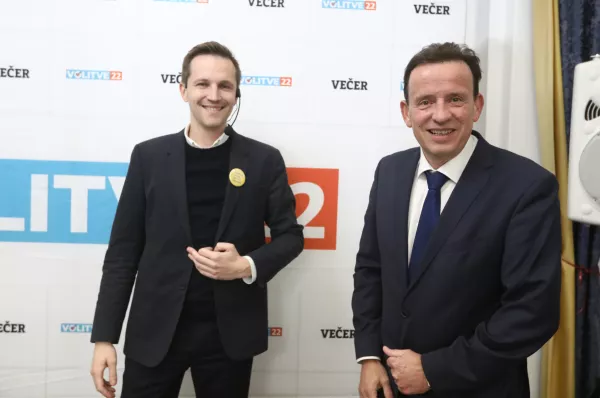 Matija Kovač in Bojan &Scaron;rot Foto Sa&scaron;o Bizjak Večer