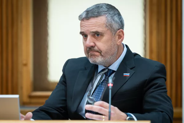 Ljubljana, DZ.Predstavitev kandidata za ministra za zunanje in evropske zadeve Toneta Kajzerja pred pristojnima odboroma DZ.