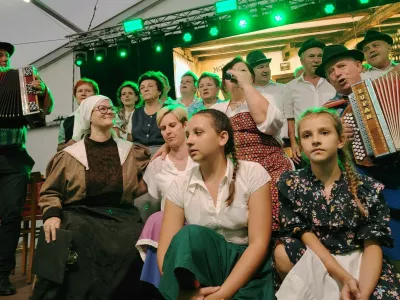 pivo in cvetje / Foto: Mojca Marot