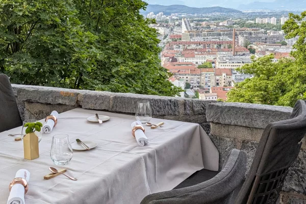 Terasa Strelca s pogledom na Ljubljano