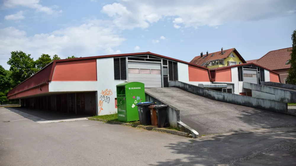 Lov na parkiri&scaron;če ru&scaron;i rekorde: Za garažo tudi več deset tisoč evrov