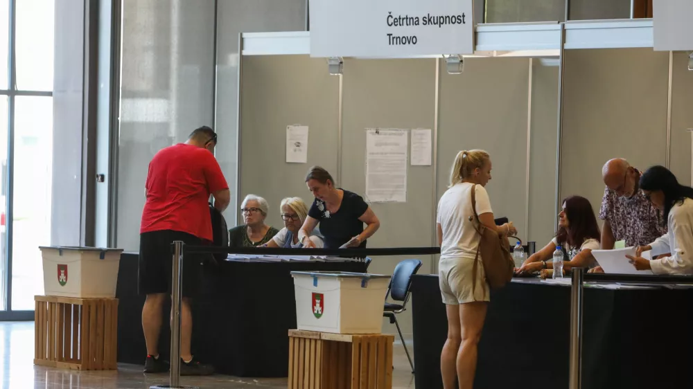 - 07.07.2026. - Predčasno glasovanje za Referendum o spremenjenem parkirnem odloku. Gospodarsko razstavi&scaron;če Ljubljana.//FOTO: Bojan Velikonja