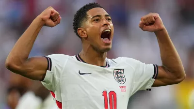 Jude Bellingham celebrates England's victory over Norway in a World Cup quarterfinal soccer match in Miami Gardens, Fla., Saturday, July 11, 2026. (AP Photo/Julio Cortez)