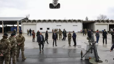 - simbolična fotografija &ndash; vojaki SV -- 31.03.2023 &ndash; Slovenska vojska (SV) - Voja&scaron;nica Ivana Cankarja Vrhnika - obisk predsednice republike v okviru katerega se je seznanila s stanjem pripravljenosti Slovenske vojske v letu 2022, //FOTO: Jaka Gasar / Foto: Jaka Gasar