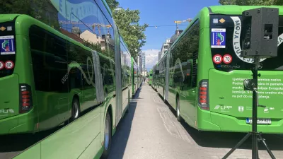 Potniki opozarjajo na vročino na novih električnih avtobusih; kaj odgovarjajo na občini?