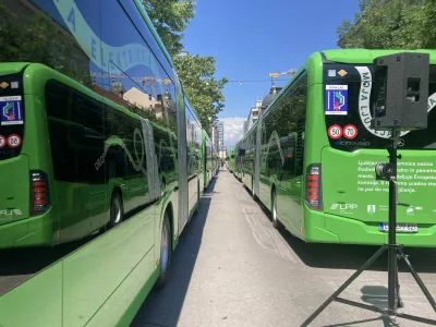 Potniki opozarjajo na vročino na novih električnih avtobusih