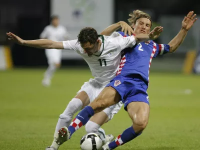 Milivoje Novakovič in Dario &Scaron;imič,- nogomet - Slovenija: Hrva&scaron;ka, prijatelska tekma- Slovenska nogometna reprezentanca je na prijateljski tekmi v Mariboru izgubila proti Hrva&scaron;ki z 2:3 (1:1).//FOTO: Jaka AdamičOPOMBA: ZA OBJAVO V ČASOPISU DNEVNIK