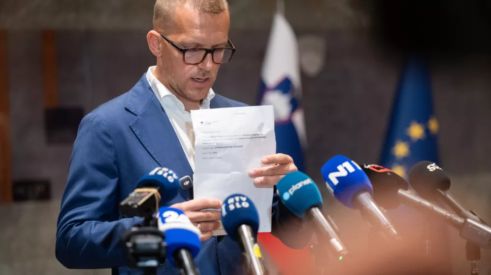 Ljubljana, DZPoslanec Boris Mijic podal izjavo v DZ.
